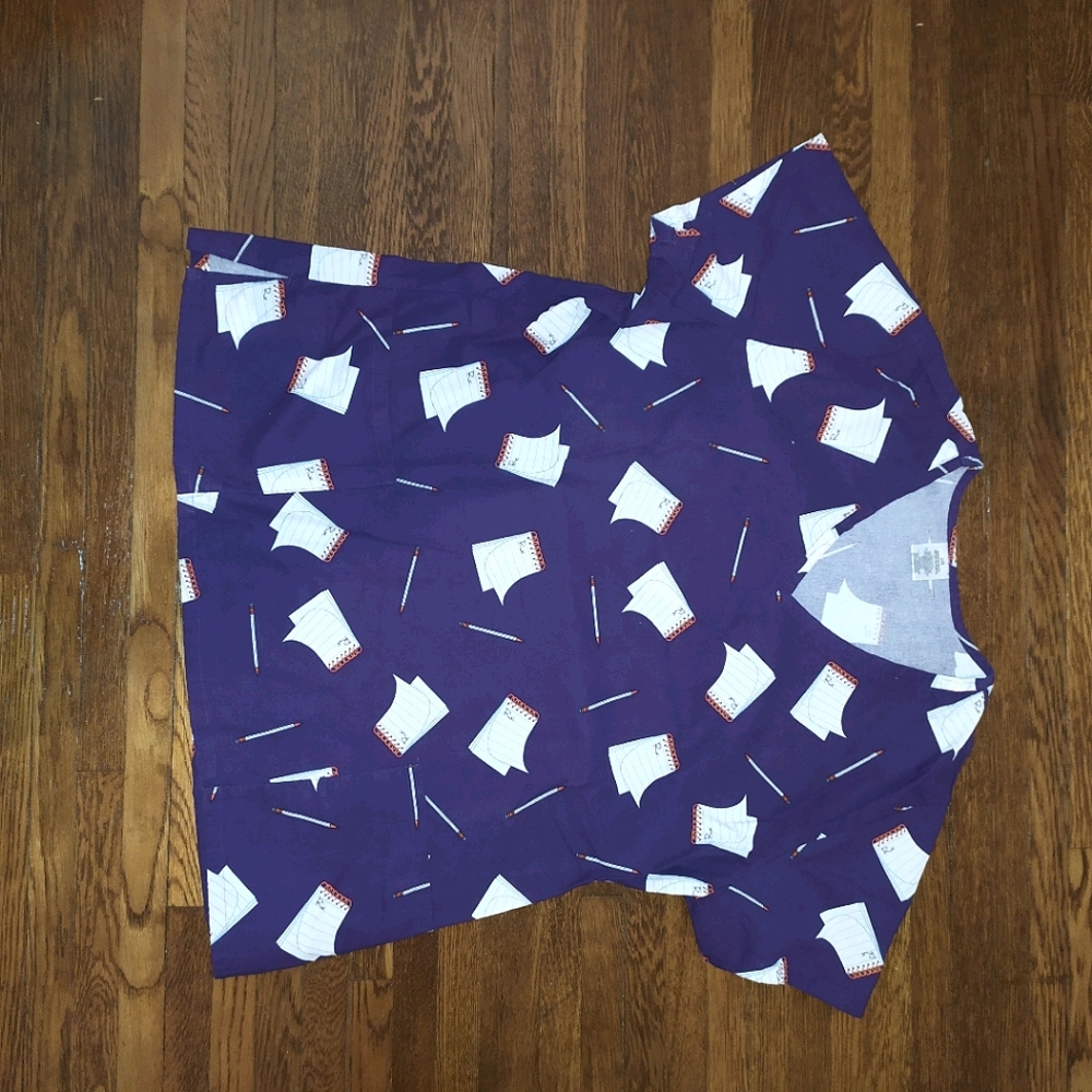 EUC Prescription print scrub top